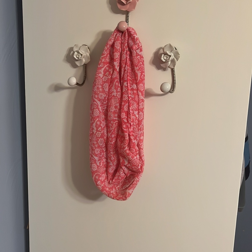 Scarf - Picture 2 of 4